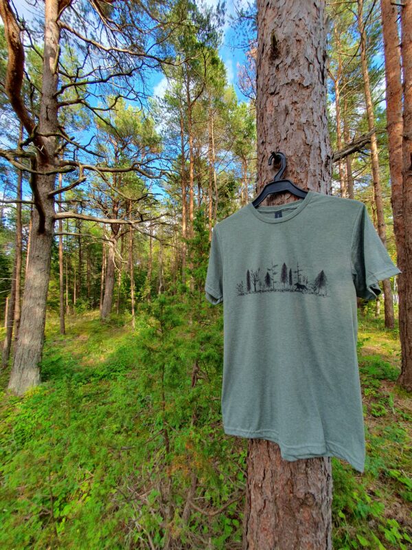 T-särk metsa ja hundiga (roheline) unisex