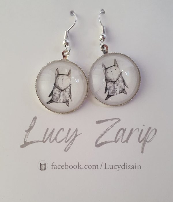 kõrvaehted valge kassiga